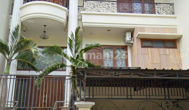 Rumah Permata Buana, Dekat Puri Indah, Murah, 3 Lantai Mewah, 10x20, Semi Furnish, Rapi, Siap Huni 2