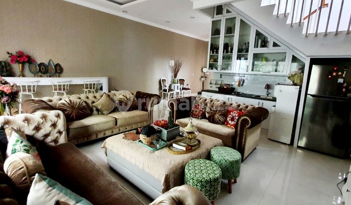 Ruman Taman Kencana, 3.5 Lantai, Mewah, Full Furnish, Lift, Hadap Selatan, 10x20