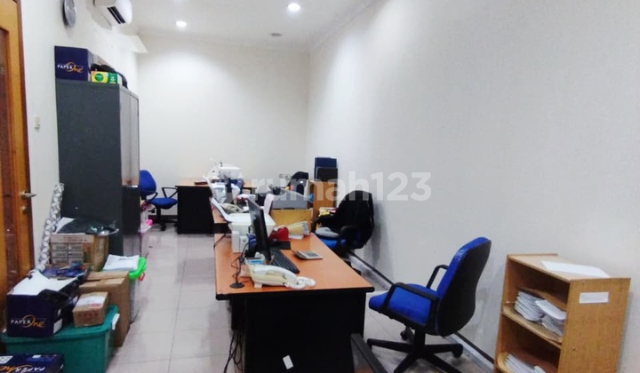 Shop House in Daan Mogot near Grogol, Affordable, 5 Floors, South-Facing, Strategic, Suitable for Bank, Office, Courses, Clinic, Pharmacy 2