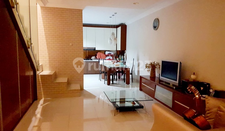 Grisenda House PIK, 5x20, Minimalist, Neat, Near Long Beach, North Facing 2