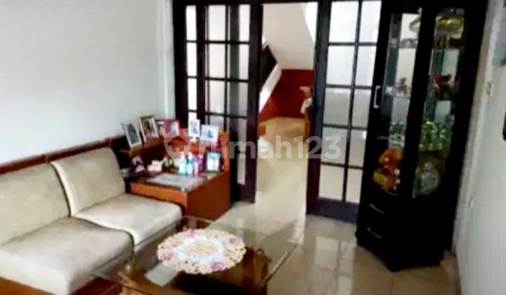 Rumah Tua Hitung Tanah Puri Indah, Termurah Bu,  240 M2, Hadap Selatan. Shm