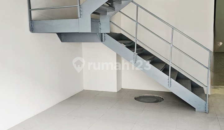 Modern Warehouse Duta Indah Starhub, Affordable, 9X30, 4-Story Office, Modern, Spacious, Neat, 40 Ft Container