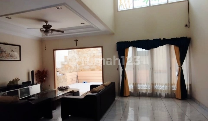 Permata Buana House, Near Puri Indah, Affordable, 300 M2, Fully Furnished, South Facing, Near Toll Road, Mall, School