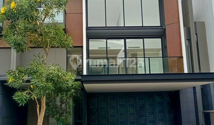 Rumah Laurel Navapark Bsd, 276 M2, Mewah, Hadap Timur, Ada Lift Dan Taman