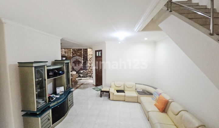 Rumah Puri Indah, Murah Di Bawah Pasaran, 8x19, Rapi, Hadap Utara, Siap Huni