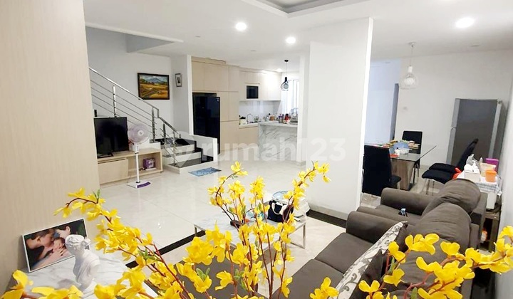 Camar Pik 165 M2 Neat House, North Facing, KPR Possible