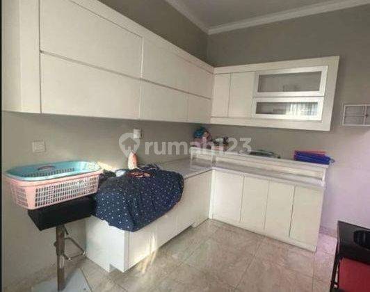 Rumah 2 Lantai Bagus Furnished Sertifikat Hak Milik 2