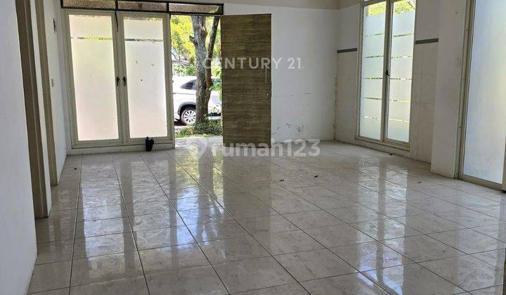 Rumah 3 Kamar  Posisi Hoek Jual Cepat Kota Baru Parahyangan 1