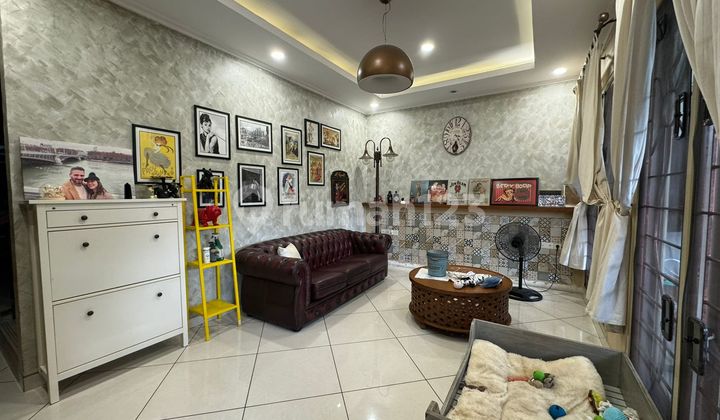 Dijual Rmh Taman Ratu 2 Lantai 2