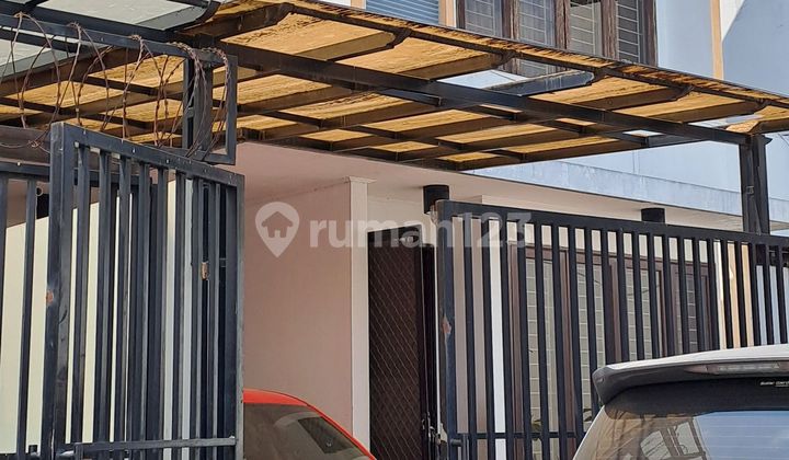 Rumah 2 lantai, jalan 2 mbl, tidak banjir, dlm komplek