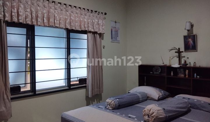 Rmh 2 lantai minimalis dlm komplek tidak banjir di Duri kepa