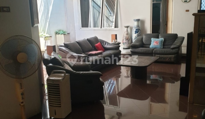 Dijual Rmh Taman Kedoya 284m2  2