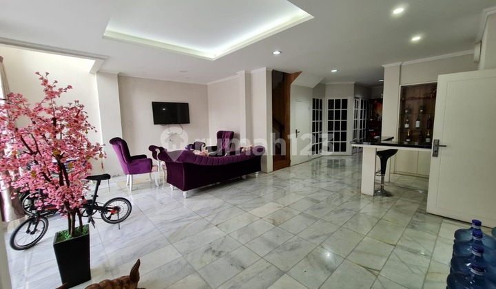 Dijual Rmh 2 Lantai Muara Karang