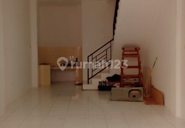 Disewakan Ruko Jelambar 3 Lantai Murah