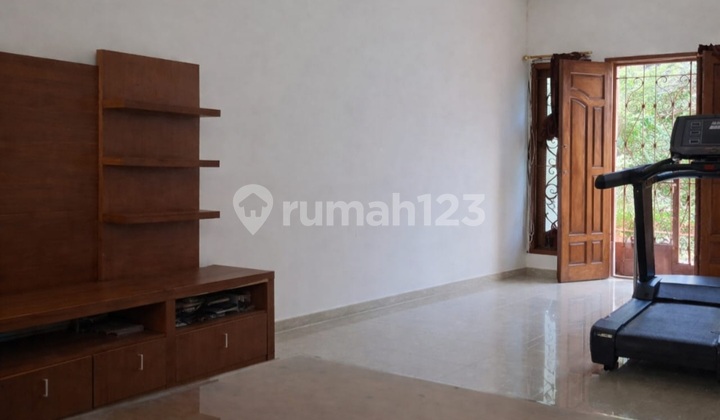 Dijual Rmh Duri Kepa 3 Lantai Dlm Komplek