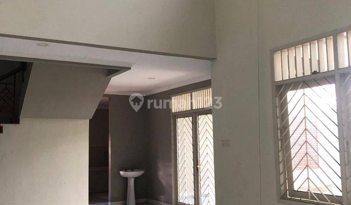 Disewakan Rmh Tanjung Duren 2 Lantai 300m2 Strategis 1