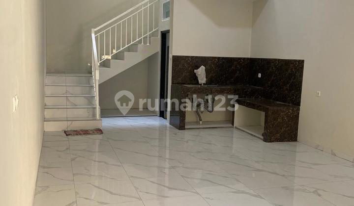 Dijual Rmh Baru 3 Lantai Tidak Banjir