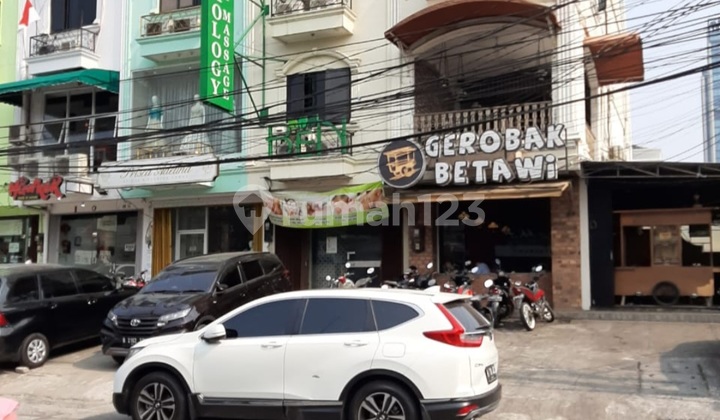 Dijual Ruko Komersil Strategis 3 Lantai Pinggir Jalan Raya