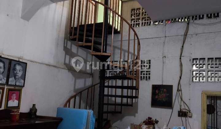 For Sale: Attached Shophouse with Parking Space 2