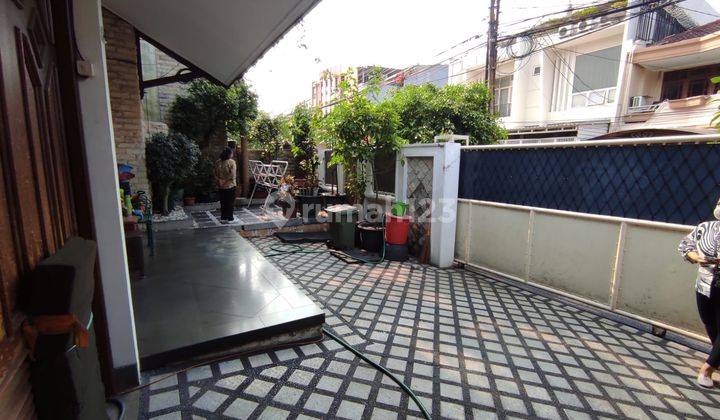 Disewakan Rmh Tjdrn Selatan 220m2 Pinggir Jalan 1