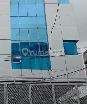 For Rent: 4.5-Story Shop House in Jelambar, by Main Road For Rent: 4.5-Story Shop House in Jelambar, by Main Road