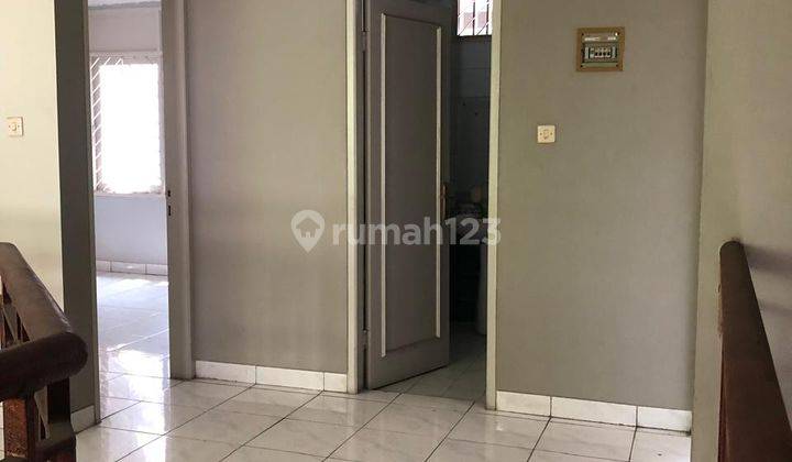 Disewakan Rmh Tanjung Duren 2 Lantai 300m2 Strategis 2
