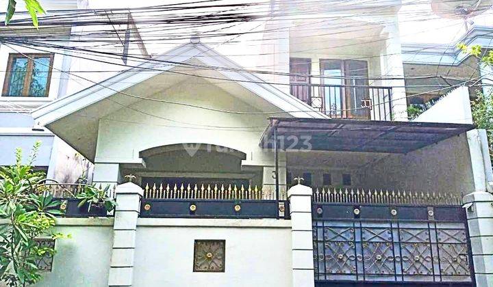  Rumah Semi Furnished Bagus SHM - Sertifikat Hak Milik di Jl. Pam Baru Jaya, Bendungan Hilir 1