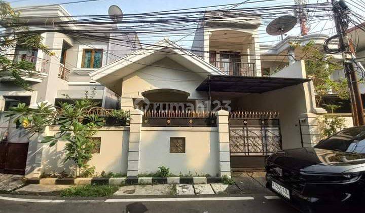  Rumah Semi Furnished SHM - Sertifikat Hak Milik Bagus di Jl. Pam baru, Bendungan Hilir 1