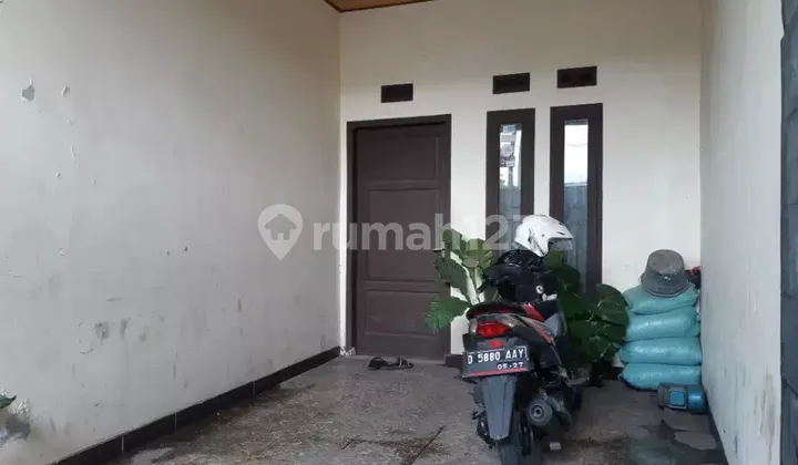 House for sale in Cicadas Ahmad Yani Cikutra, 2.5 floors, ready to occupy. 2