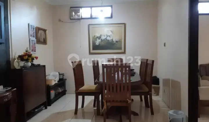 Rumah dijual di Komplek Bumi Adipura 2 Lantai Siap Huni Hoek 2