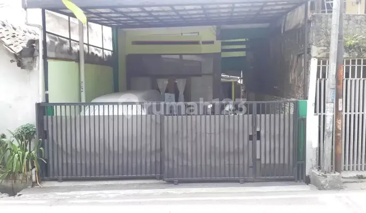 Rumah dijual di Golf Cisaranten Wetan Arcamanik Cocok u/ usaha Rumah dijual di Golf Cisaranten Wetan Arcamanik Cocok u/ usaha