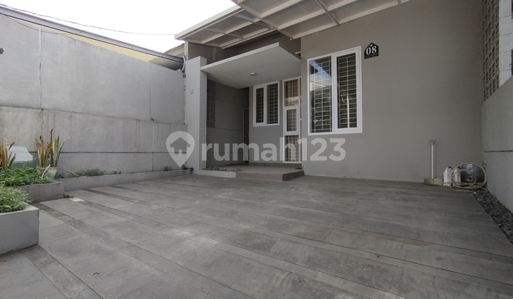 Rumah di Cisaranten Arcamanik Siap Huni Full Furnishspesifikasi Rumah ;Luas Tanah 126 Meter Luas Bangunan 90 Meter 1 Kamar Tidur1 Kamar Mandi Air Siblelistrik 3500Full Furnish _ Kasur (Queen)_ Sofa Bed_ Lemari (3 Pintu)_ Meja Make Up_ Kulkas Aqua(Masih Ga