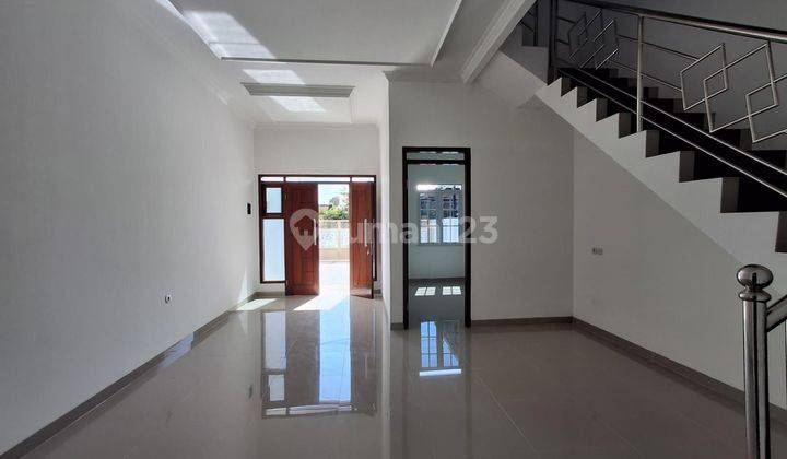 Rumah Dijual Baru 2 Lantai Di Cisaranten Arcamanik Desain Menarik
 2