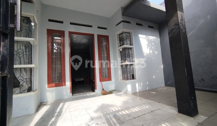 Rumah Dijual di Perumahan Gedebage Tidak Banjir Keamanan 24 Jamlingkungan Nyaman Aman Nyaman dan Asri Spesifikasi Rumah ;Luas Tanah 92 Meterluas Bangunan 120 Meterkamar Tidur 4Kamar Mandi 2Air Jet Pump Listrik 900Hadap Timurshm,Imb Pbbharga 535Jtdekat Sum
