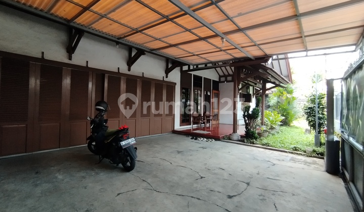 Rumah Dijual Dijual Margacinta Cocok Untuk Tempat Tinggal,kos2an,ataupun Bisnisterdapat Kamar Dengan Pintu Di Luar Sebagian Cocok Untuk Kos2anberada Di Jalan Besar Cocok Untuk Usaha Bisa Di Buat 4 Rukospesifikasi Rumah ;luas Tanah 450 Meterluas Bangunan 3 2