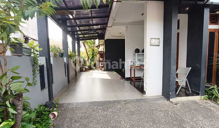 Di Rumah Sangat Strategis. Dekat Kota Kasablanka. Jl. Sawo Kecik No. 225 Kel. Bukitduri, Kec. Tebet, Kota Jakarta Selatan, Tebet 2