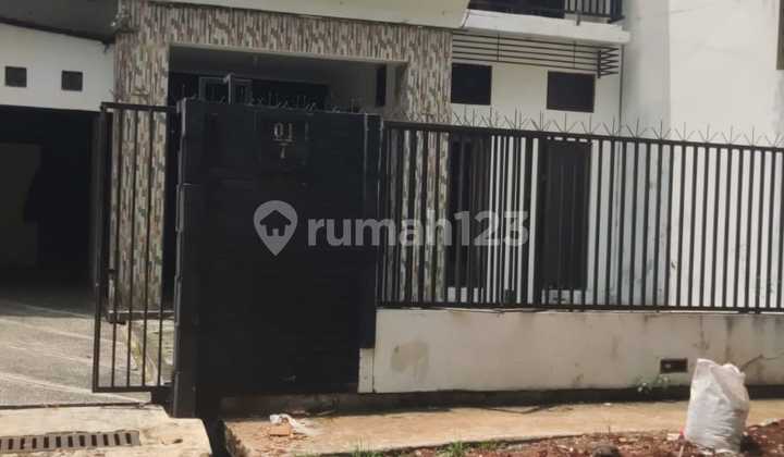 Rumah Sektor 1 Bintaro Wilayah Komersial Aktif. di Blok O1, Jl. Bintaro Selatan Blok O1 No. 7, Rengas, Ciputat Timur, Kota Tangerang Selatan, Banten, Indonesia, 15412, Bintaro 2