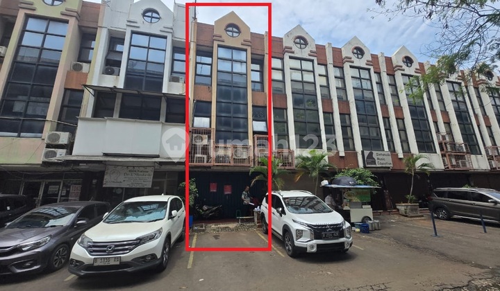 Only 500 Meters From MKG 1. 3-Story Boulevard Shop House. Jl. Raya Timur Boulevard Block Nc-1 Kav. No. 51, Pegangsaan Dua Village, Kelapa Gading District, North Jakarta.
