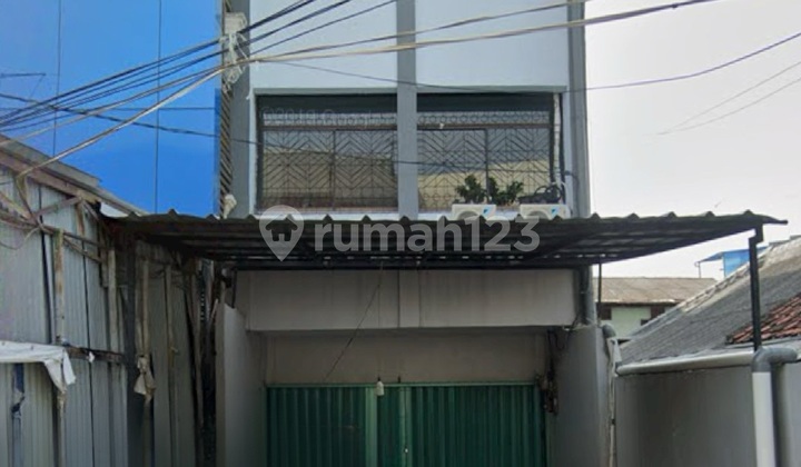 at a nice row of shophouses. Jalan Petojo Melintang No.3C, Petojo Selatan Village, Gambir Subdistrict, Central Jakarta City, Petojo at a nice row of shophouses. Jalan Petojo Melintang No.3C, Petojo Selatan Village, Gambir Subdistrict, Central Jakarta City, Petojo