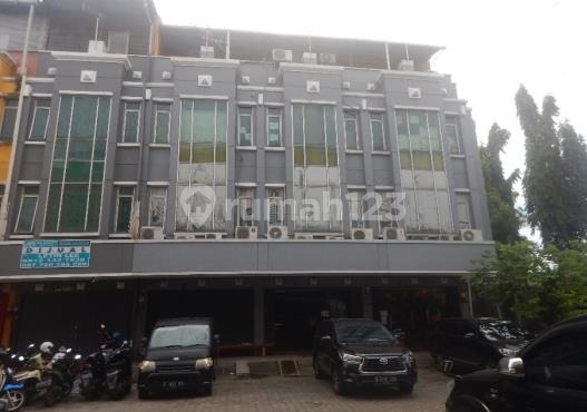 Ruko Gandeng 3. Wilayah Komersial Aktif. Di Komplek Puri Deltamas, Puri Deltamas Residence, Jl. Bandengan Selatan, Pejagalan, Penjaringan, Kota Jakarta Utara, Dki Jakarta, Indonesia, 14450, Bandengan