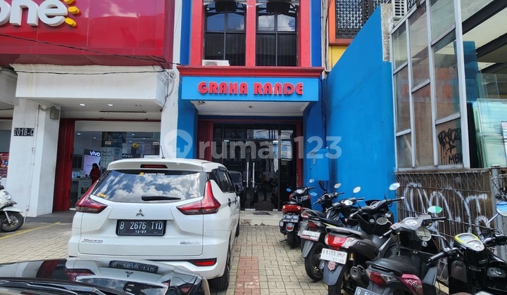 Ruko 4.5 Lantai. Wilayah Komersial Aktif Fatmawati. Jalan Rumah Sakit Fatmawati Nomor 201 D, Kelurahan Cilandak Barat, Kecamatan Cilandak, Kota Jakarta Selatan