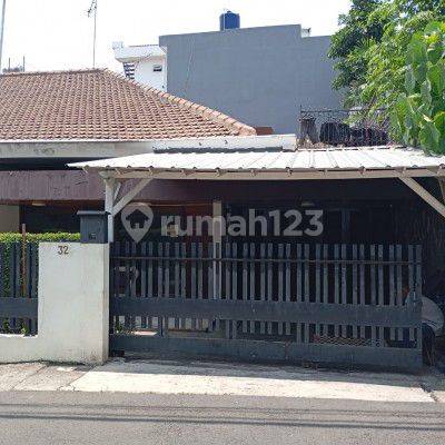  di RUMAH LUAS SANGAT STRATEGIS. Jalan Bendi IV No. 32, Kelurahan Kebayoran Lama Utara, Kecamatan Kebayoran Lama, Kota Jakarta Selatan, Tanah Kusir 1