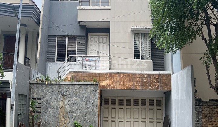 at Villa Menara Kelapa Gading Block B, Pegangsaan Dua, Kelapa Gading, North Jakarta, Kelapa Gading