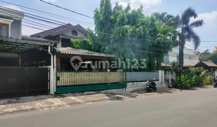 Di Bintaro Masih Jaksel. Rumah Besar Dijalan Utama. Bintaro Jaya Sektor 1 Jalan Bintaro Utara No.8 Kelurahan Bintaro Kecamatan Pesanggrahan, Kota Jakarta Selatan, Bintaro