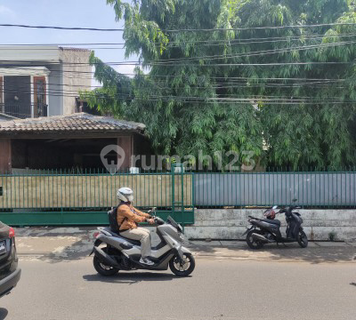 in BINTARO, still in SOUTH JAKARTA. LARGE HOUSE ON THE MAIN ROAD. BINTARO JAYA SECTOR 1, NORTH BINTARO STREET NO.8, BINTARO VILLAGE, PESANGGRAHAN DISTRICT, SOUTH JAKARTA CITY, Bintaro 2