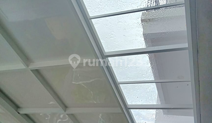 Di Rumah Gaya American Classic. Free Kitchen Set. Nuansa Asri Cipadu Blok A2. Kelurahan Jurangmangu Timur. Kecamatan Pondok Aren. Tangerang Selatan, Pondok Aren