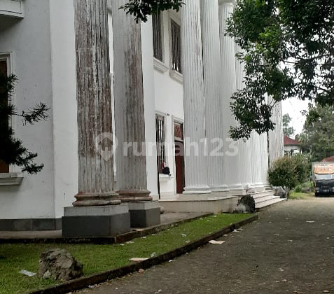 Di Lahan Besar di Dalam Komplek Royal Tajur. Persis Pintu Masuk Cluster. Belakang Indomaret dan Kantor Marketing Royal Tajur. Jl. Raya Tajur No. 170, Kel. Pakuan, Kec. Bogor Selatan, Kota Bogor, Tajur Halang 2