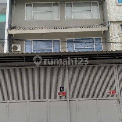  di RUMAH COCOK HUNIAN DAN KOST. Jl. Ketapang Utara I No. 62 RT. 09/RW. 07), Kel. Krukut, Kec. Taman Sari, Kota Administrasi Jakarta Barat, Gajah Mada 1