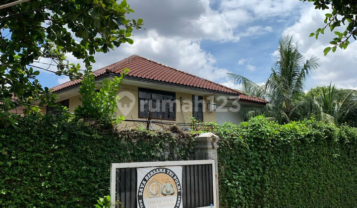  di Selangkah ke jalan raya mampang prapatan. Rumah luas asri ada kolam renang. Jl. Flamboyan 4 RT/009 RW/01, Kelurahan Duren Tiga, Kecamatan Pancoran, Kota Jakarta Selatan, Duren Tiga 2