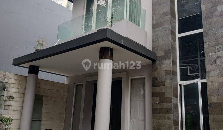  di Rumah Mewah samping Central Park. Ada swimming pool. Sangat strategis. Perumahan pondok anggrek  , Tanjung Duren 1